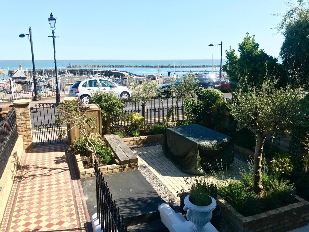 Marina Retreat - Stunning 4 Bedroom, 3 Bathroom House With Harbour Views! Ramsgate Esterno foto